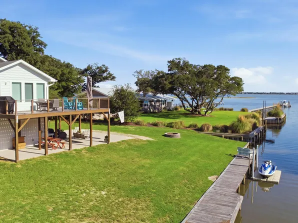 210 Upchurch Drive, Newport, NC 28570