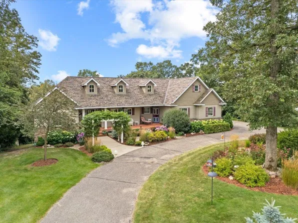 5961 Hidden Ln, South Haven, MN 55382