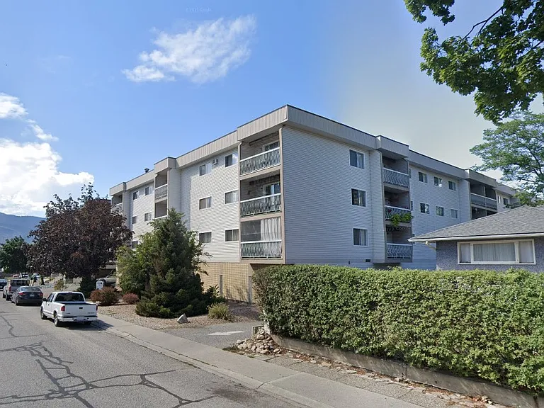 241 Scott Ave — Photo 2