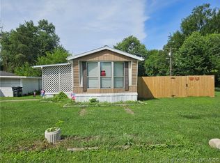 1010 Robin Dr, Jeffersonville, IN 47130