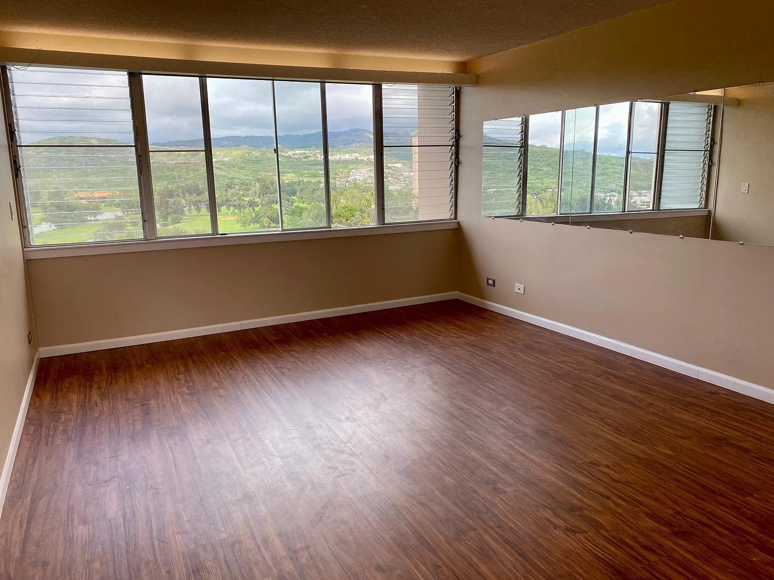 2 bed, 712 sqft, $2,500 — Photo 2