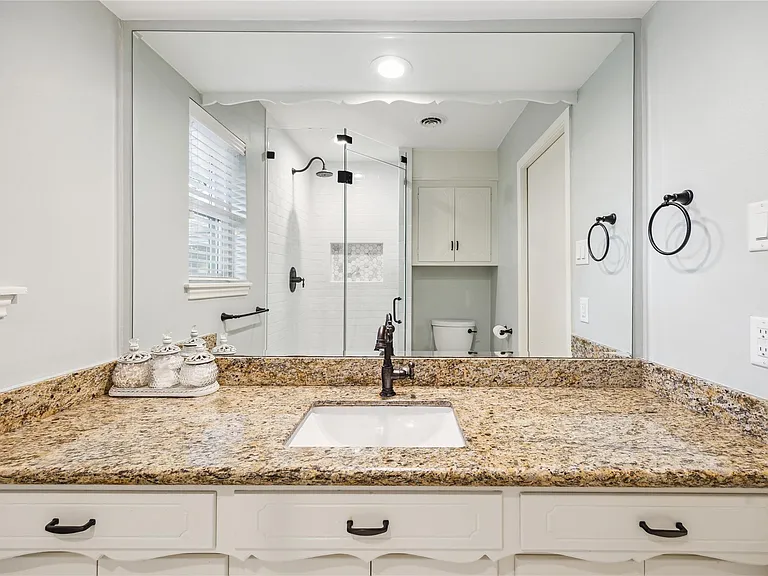 10714 Piping Rock Ln — Photo 29