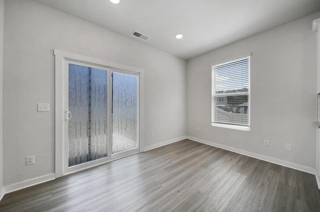 4 bed, 2.5 bath, 2041 sqft, $2,650 — Photo 1