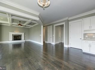 2351 N Daniel St, Arlington, VA 22207