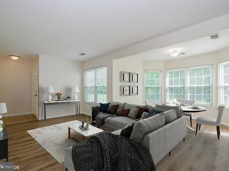 35019 Bennett Pl — Photo 3