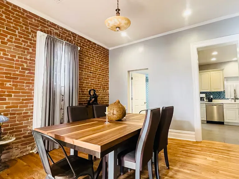 2517 Curtis St — Photo 6