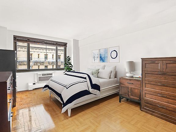 3rd image of 420 E 64th St APT E6e