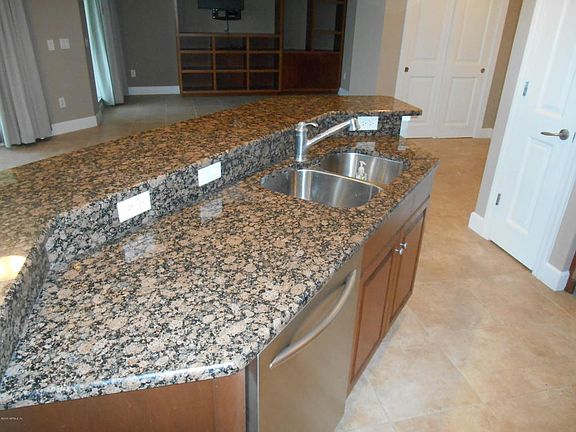 5th image of 1031 S 1st St #1201