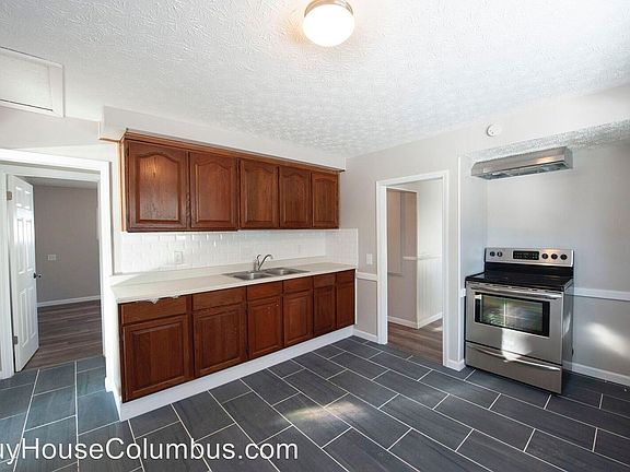 4th image of 2070 Argyle Dr