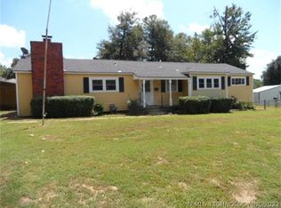 1109 Pin Oak Ct, Sand Springs, OK 74063