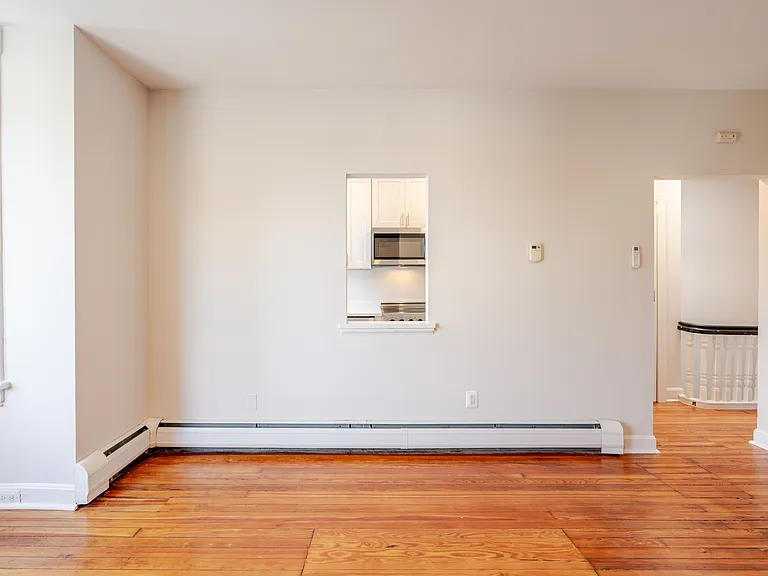 1105 E Capitol St SE #4 — Photo 4