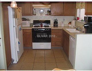 3rd image of 658 Almondale Ave