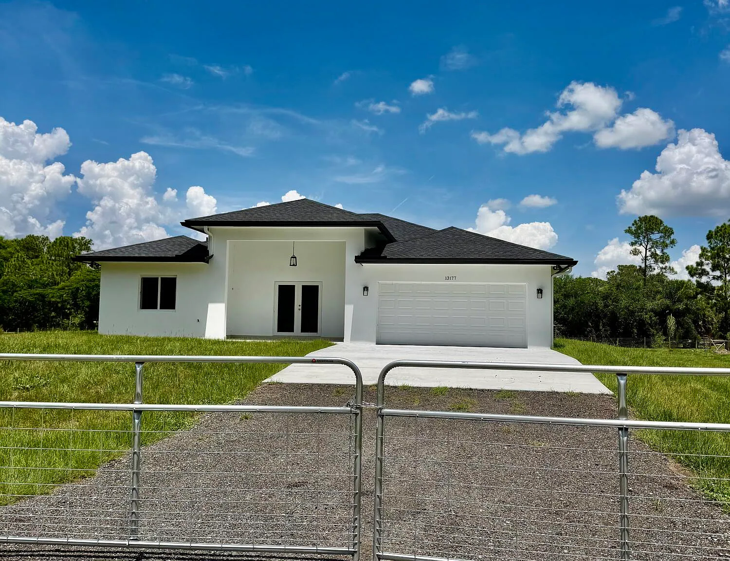 4 bed, 3.0 bath, 1576 sqft, $4,400 — Photo 3