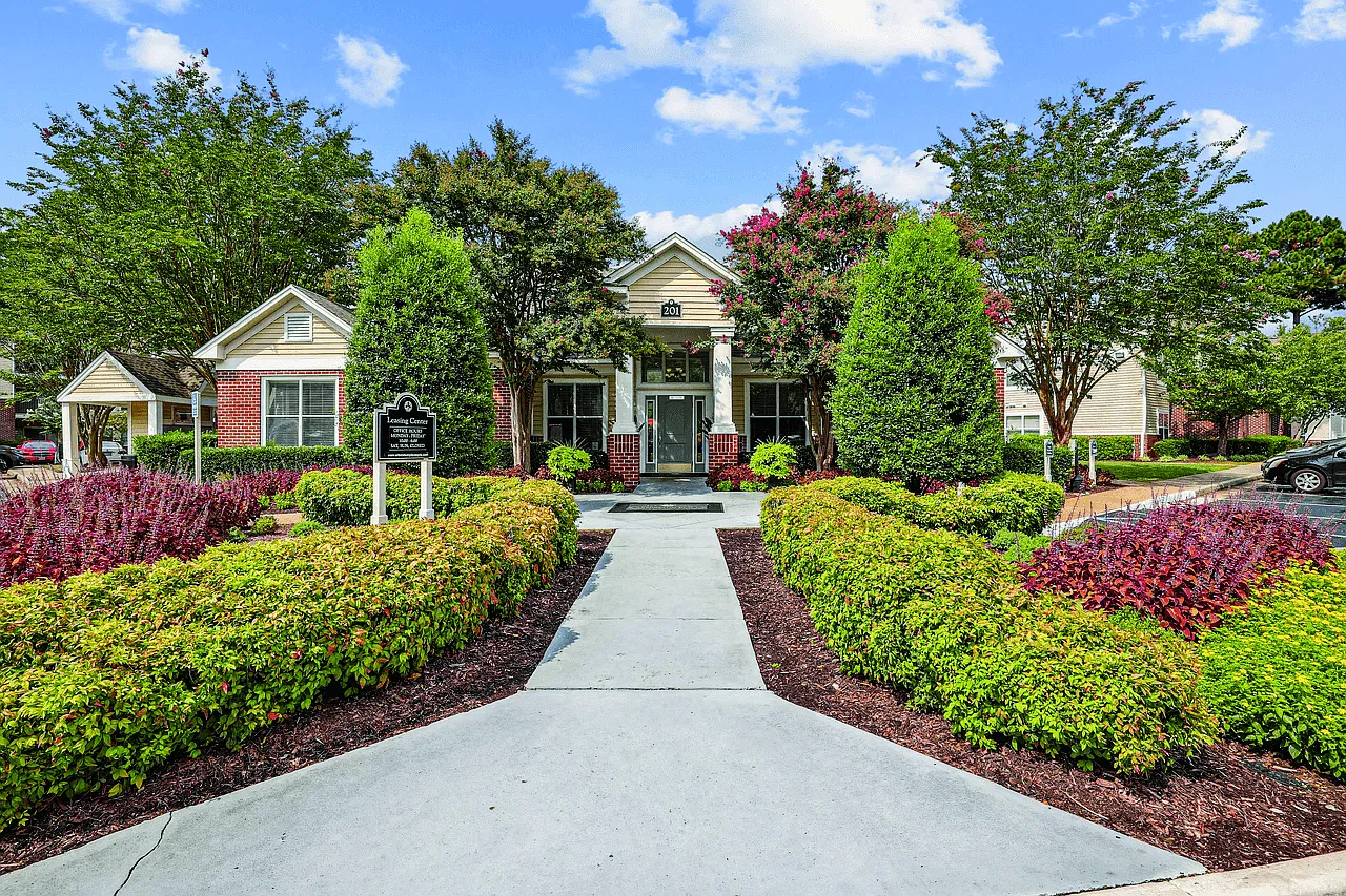 Arboretum Place Apartments — Photo 1