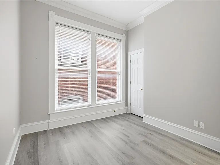 200 E 9th St #4 — Photo 16