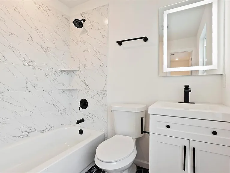 310 Delmar St #C — Photo 10