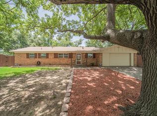 705 Oakwood Ave, Hurst, TX 76053