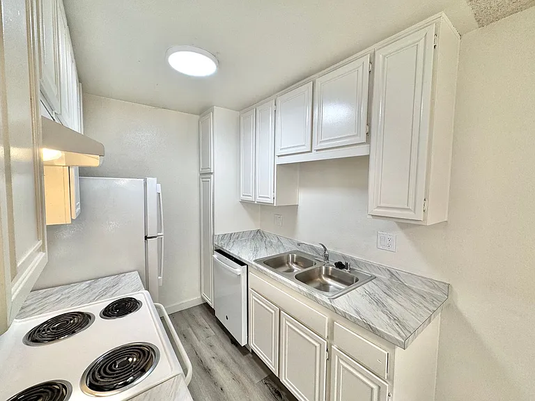 4546 Norwood Street — Photo 5