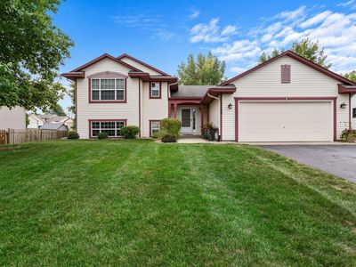 8769 Autumn Oaks Dr, Rockford, MN, 55373
