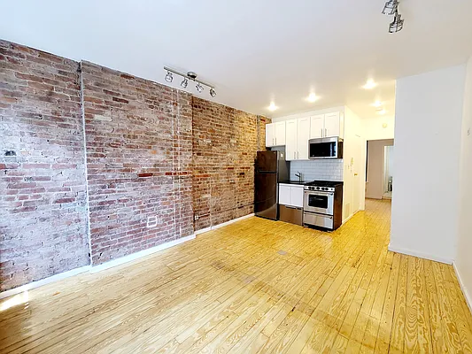 Rented by Kleier Residential | media 29