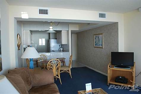 Dining Area & Kitchen