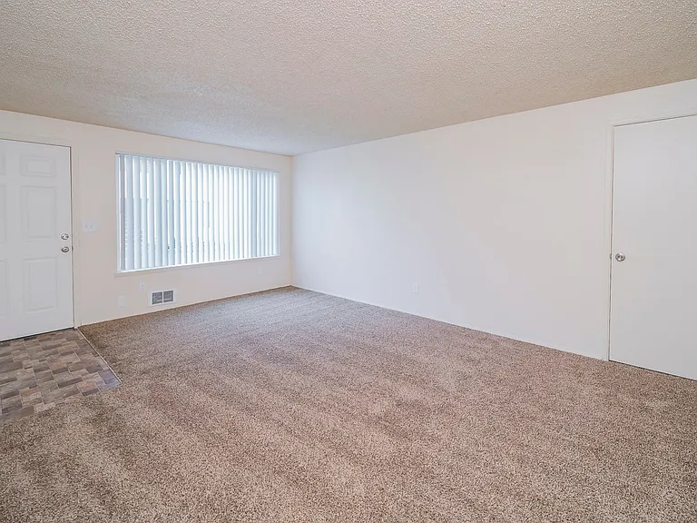 1024 Cedar Ave — Photo 4
