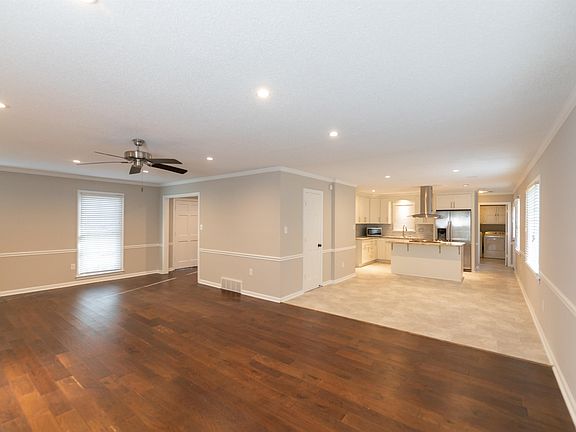 4th image of 8138 Kimforest Dr