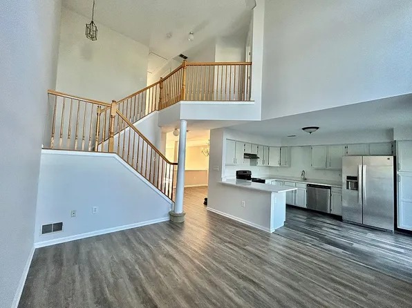 515 Amberleigh Dr #114, Pennington, NJ 08534