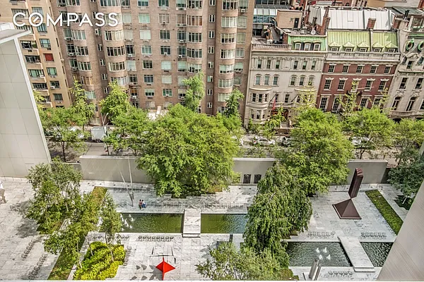 Sold by Compass | media 23