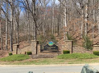 37 Summit Dr, Rocky Mount, VA 24151