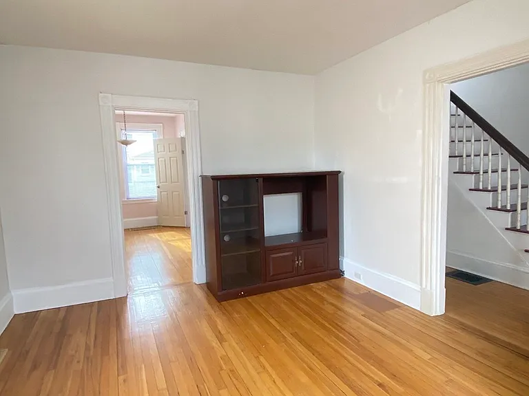 65 Young St — Photo 16