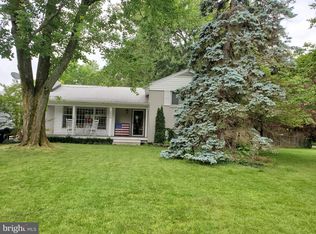 2300 Barbour Rd, Falls Church, VA 22043