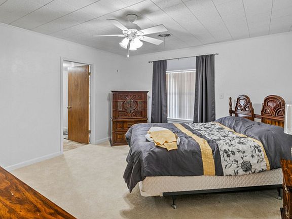 5th image of 3802 Carlyss Dr