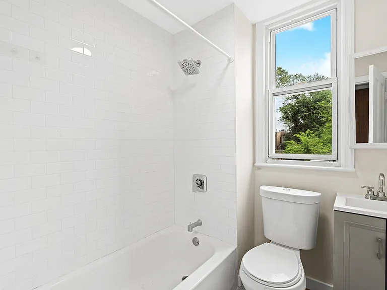 294 Clerk St #1 — Photo 17