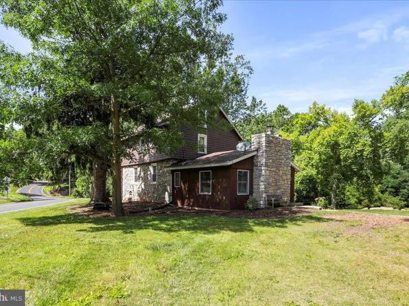 1206 Ragged Edge Rd, Chambersburg, PA 17202