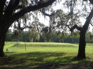 8621 New River Rd, Saint Amant, LA 70774