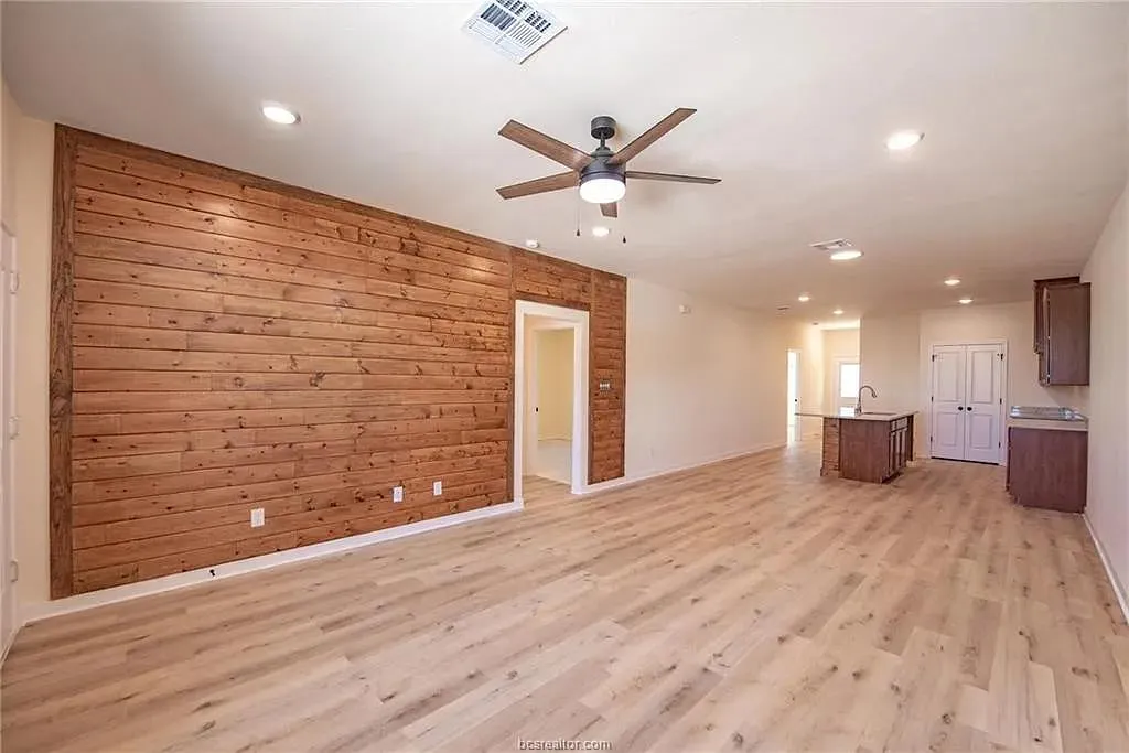 603 N Echols St — Photo 3