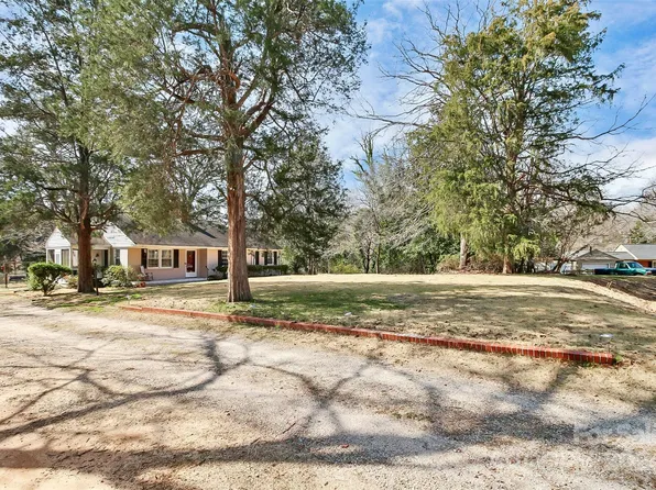 2403 Stribling Cir, Lancaster, SC 29720