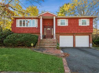 422 Nocella Ct, West Hempstead, NY 11552