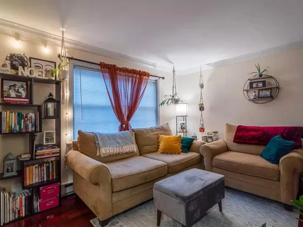 93 Henry Law Ave, Dover, NH