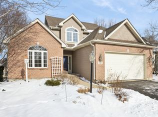 641 Indigo Ln, Woodstock, IL 60098