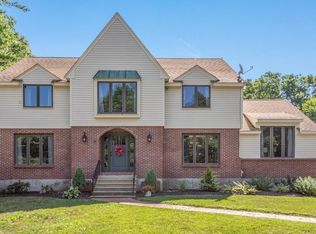 8 Pine Needle Dr, Mendon, MA 01756