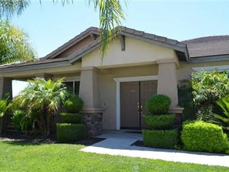 32937 Lamtarra Loop — Photo 1