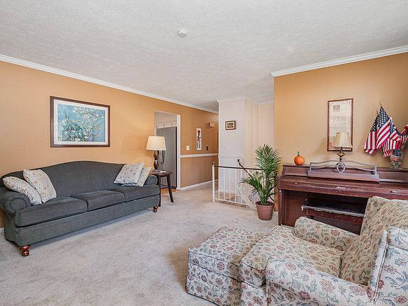 5th image of 119 Carran Dr