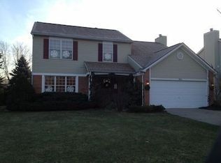 884 Barberry Dr, Milford, MI