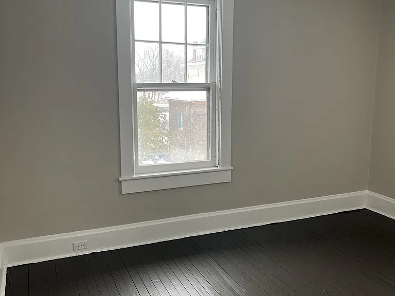136 Westminster Ave #2 — Photo 3