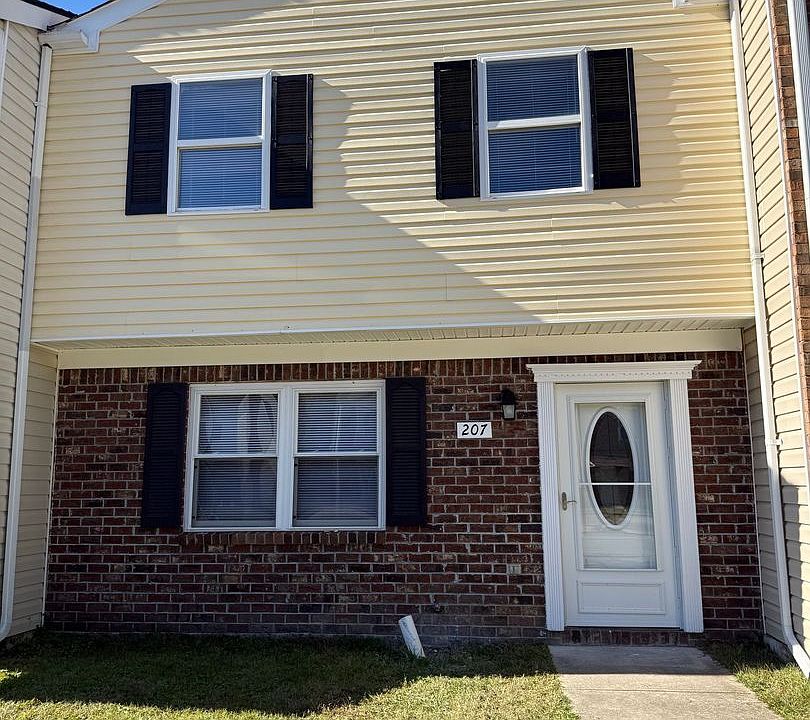 1st image of 207 Myrtlewood Cir
