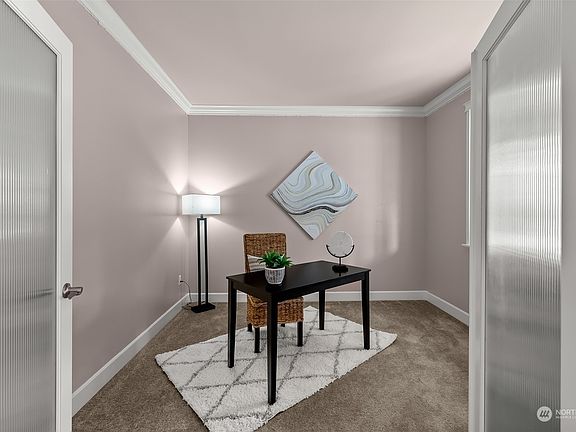 3rd image of 3944 19th Avenue NE