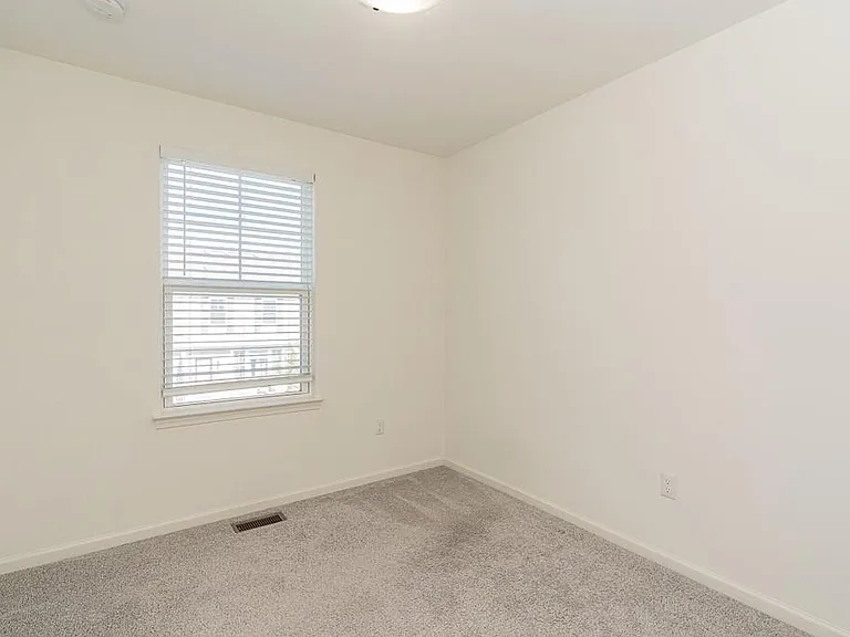 4637 Bradley Cir — Photo 18