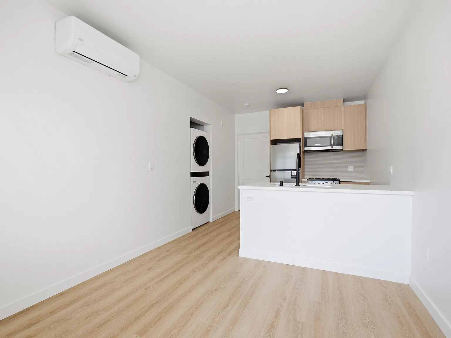 1 bed, 417 sqft, $1,995 — Photo 4